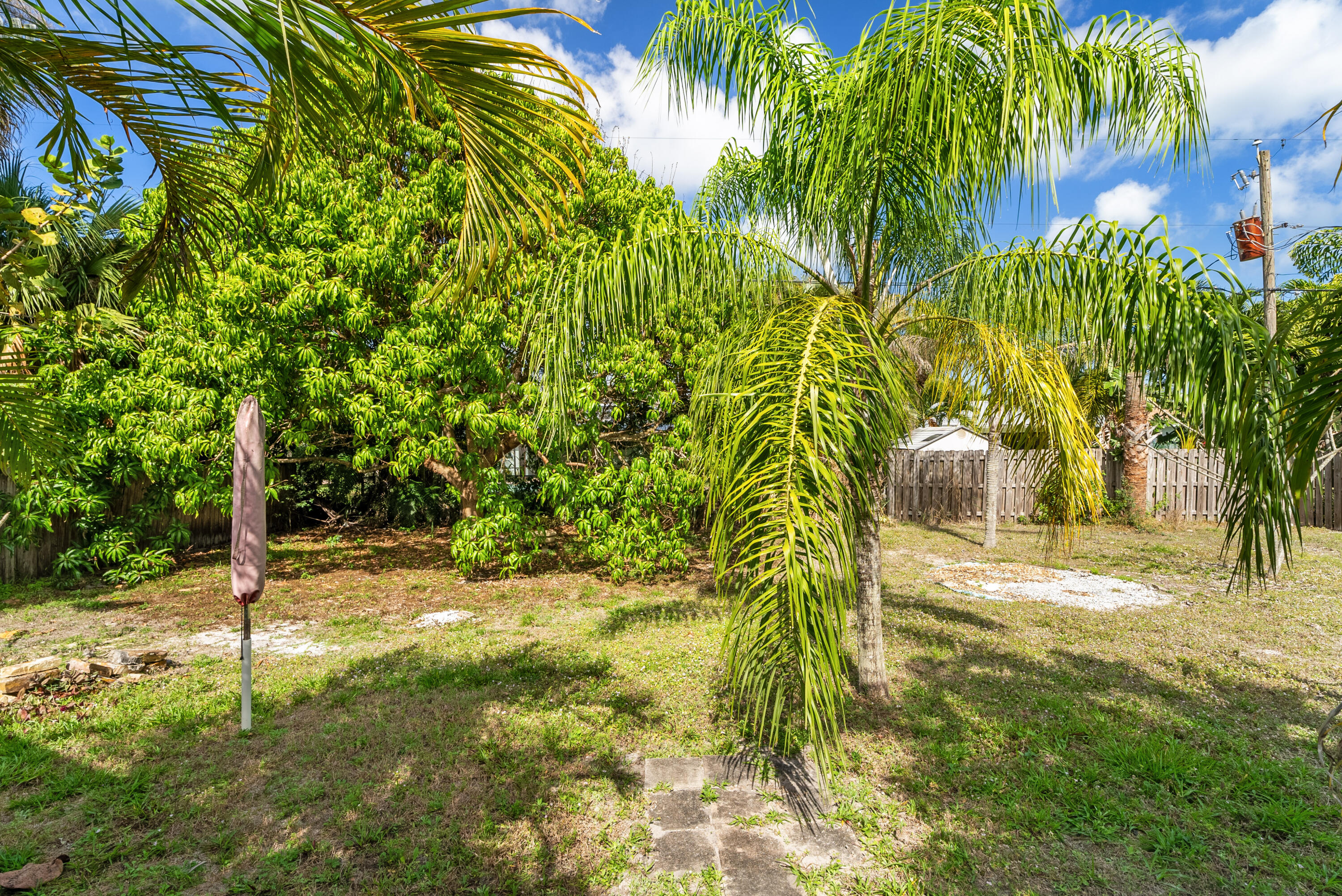 4805 SE Manatee Terrace