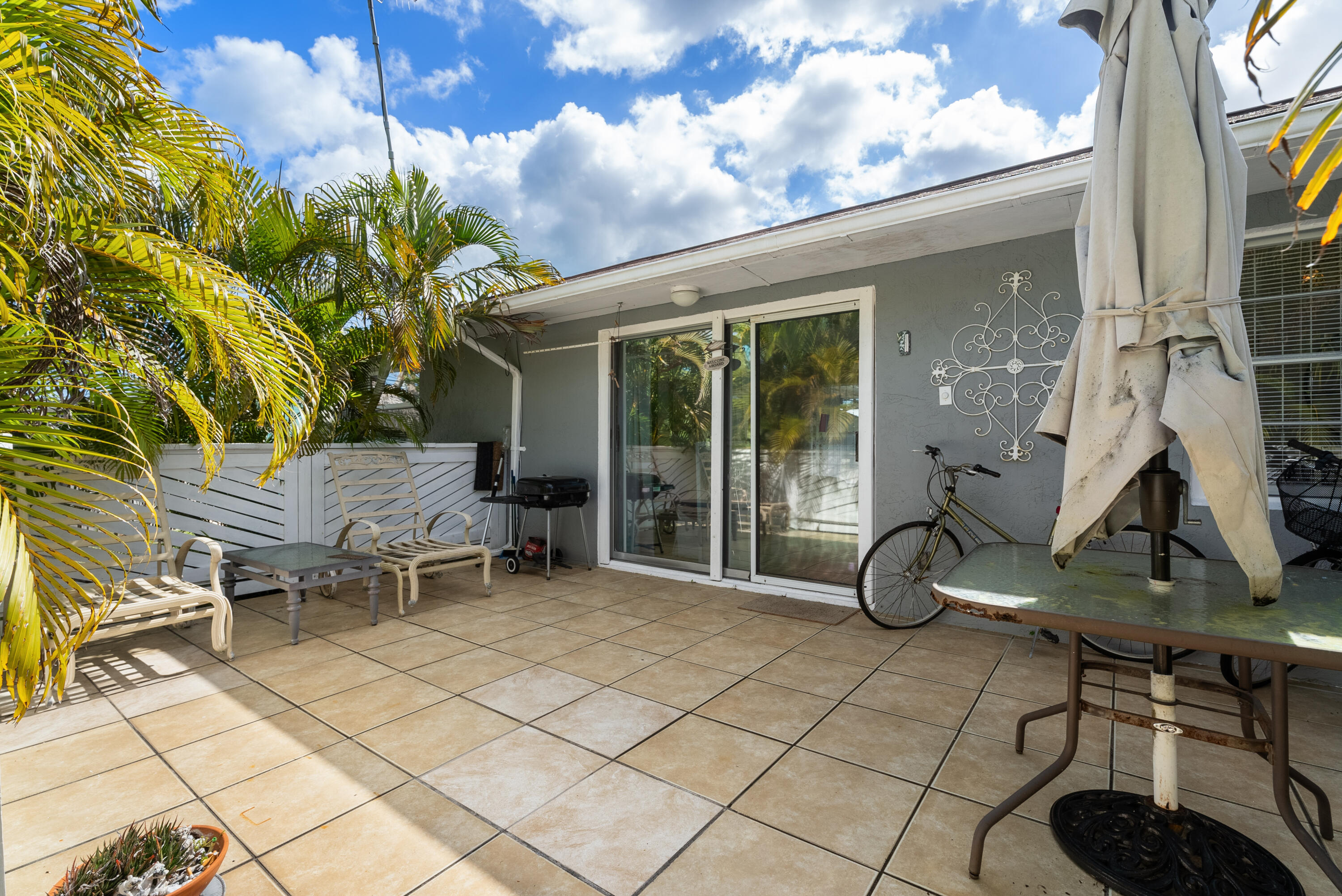 4805 SE Manatee Terrace