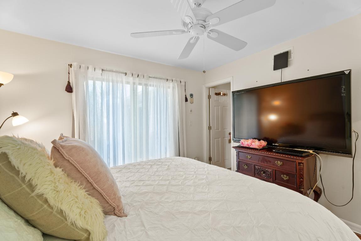 4805 SE Manatee Terrace