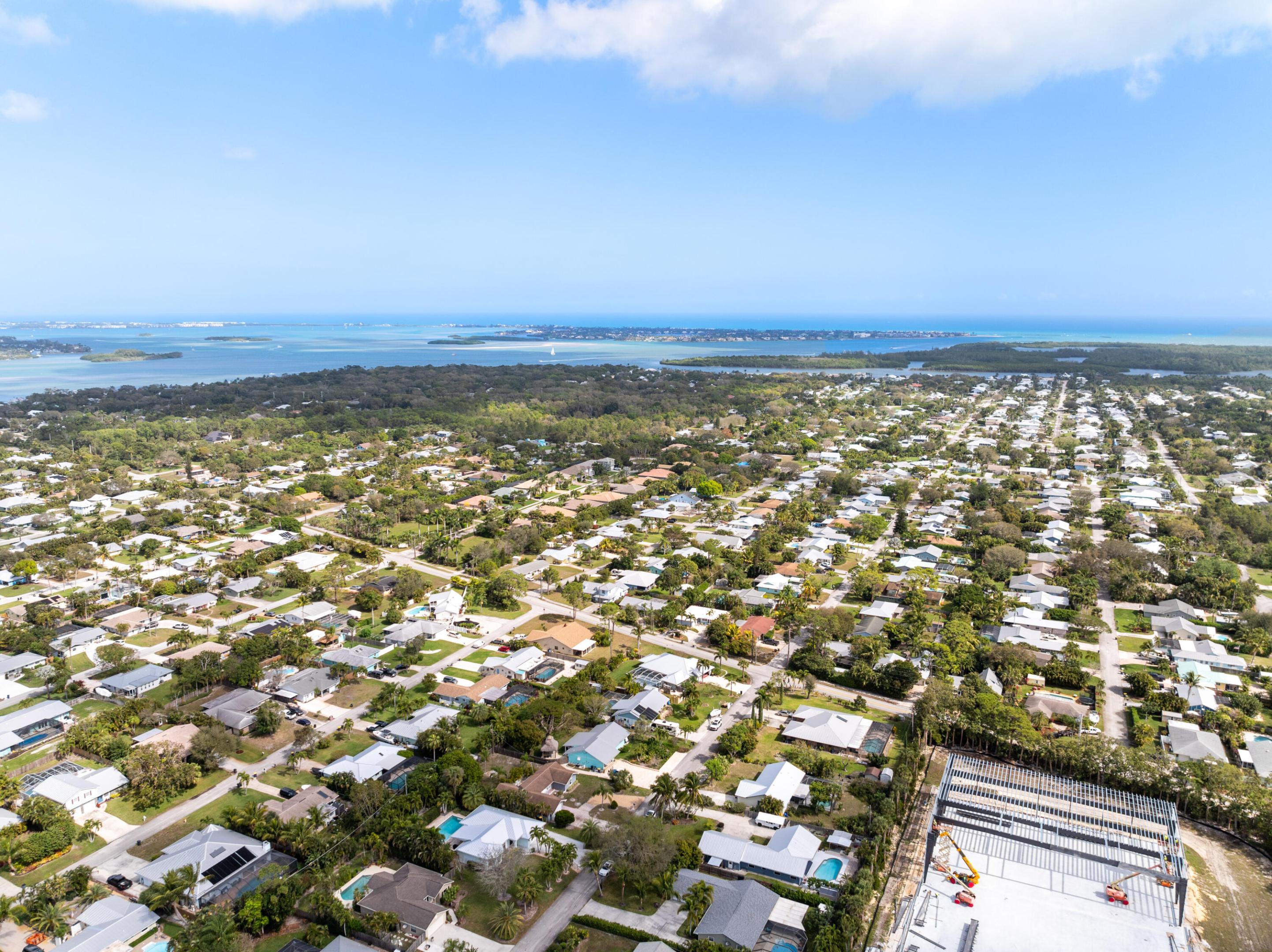 4805 SE Manatee Terrace