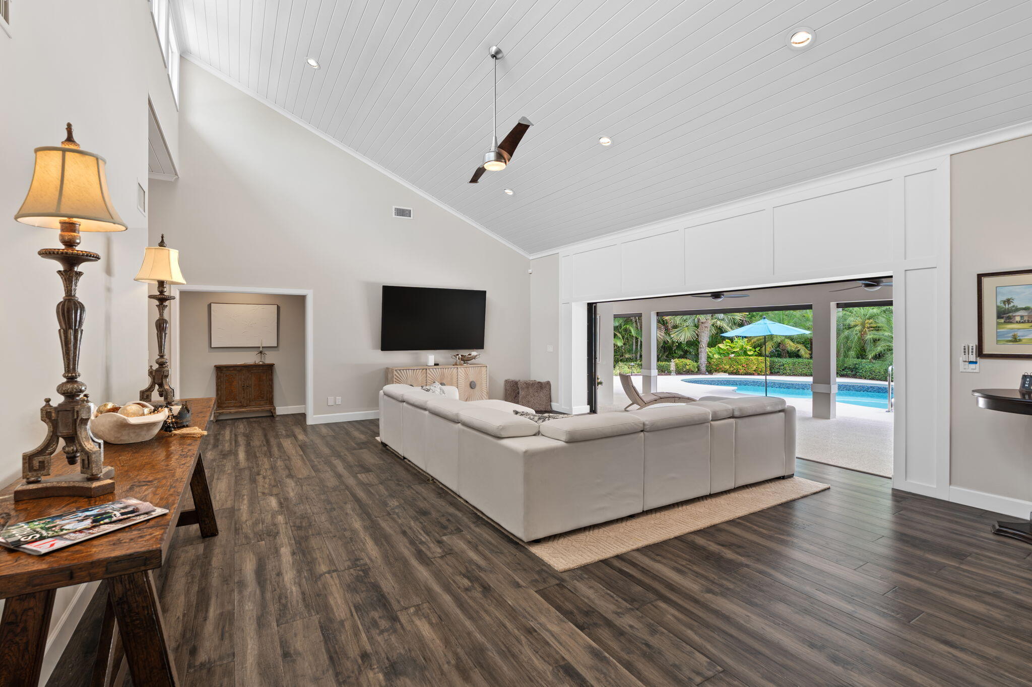121 Hillcrest Drive