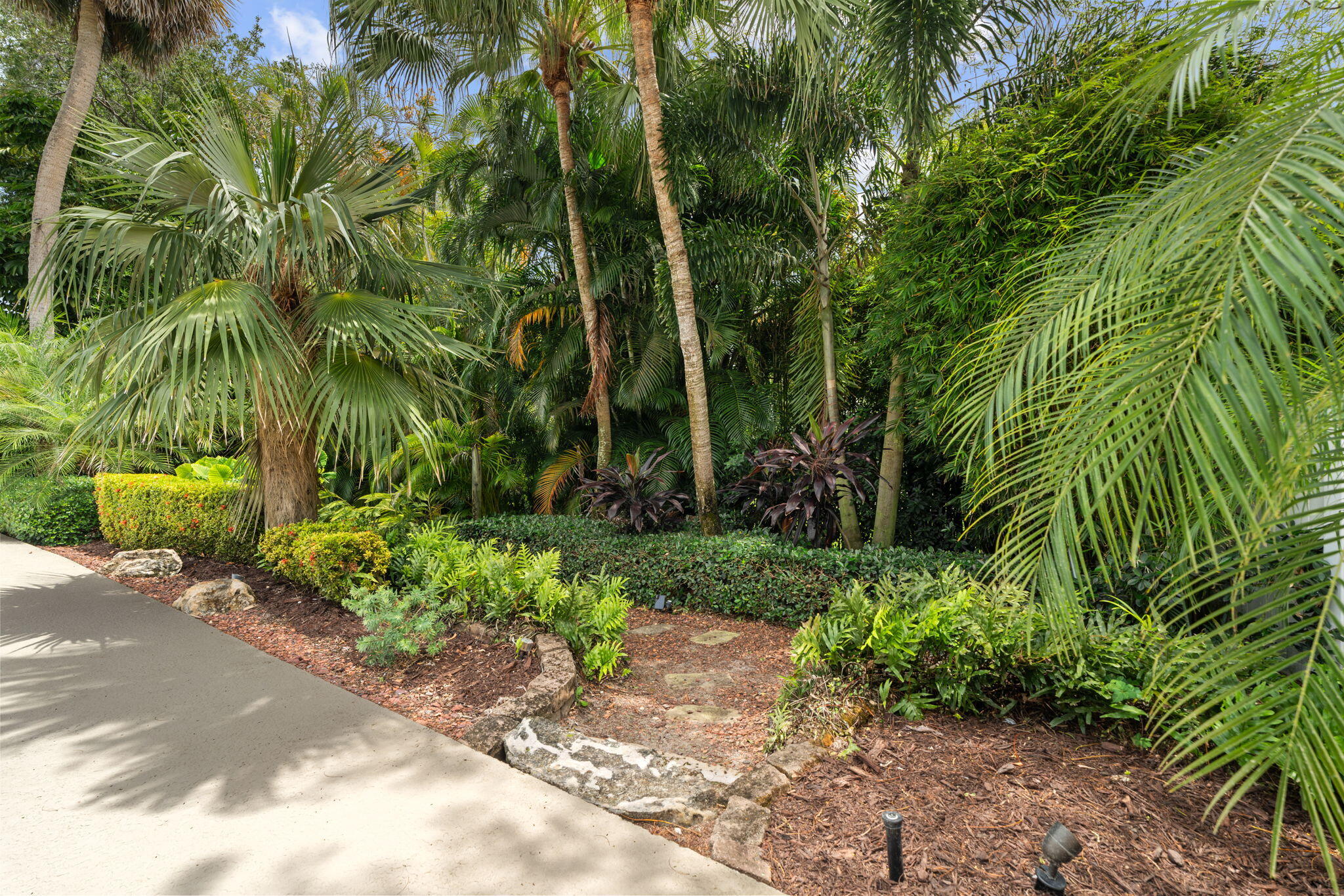 121 Hillcrest Drive