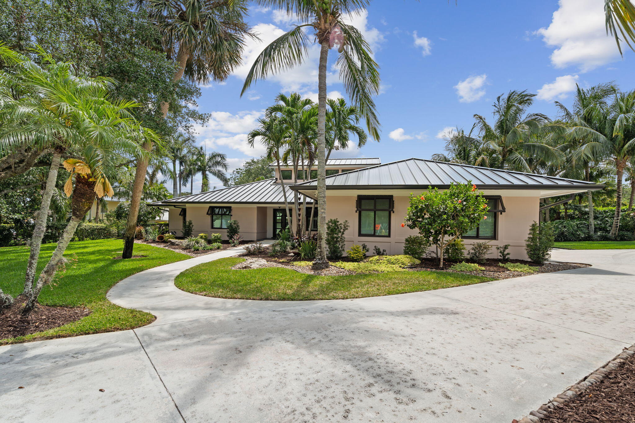 121 Hillcrest Drive