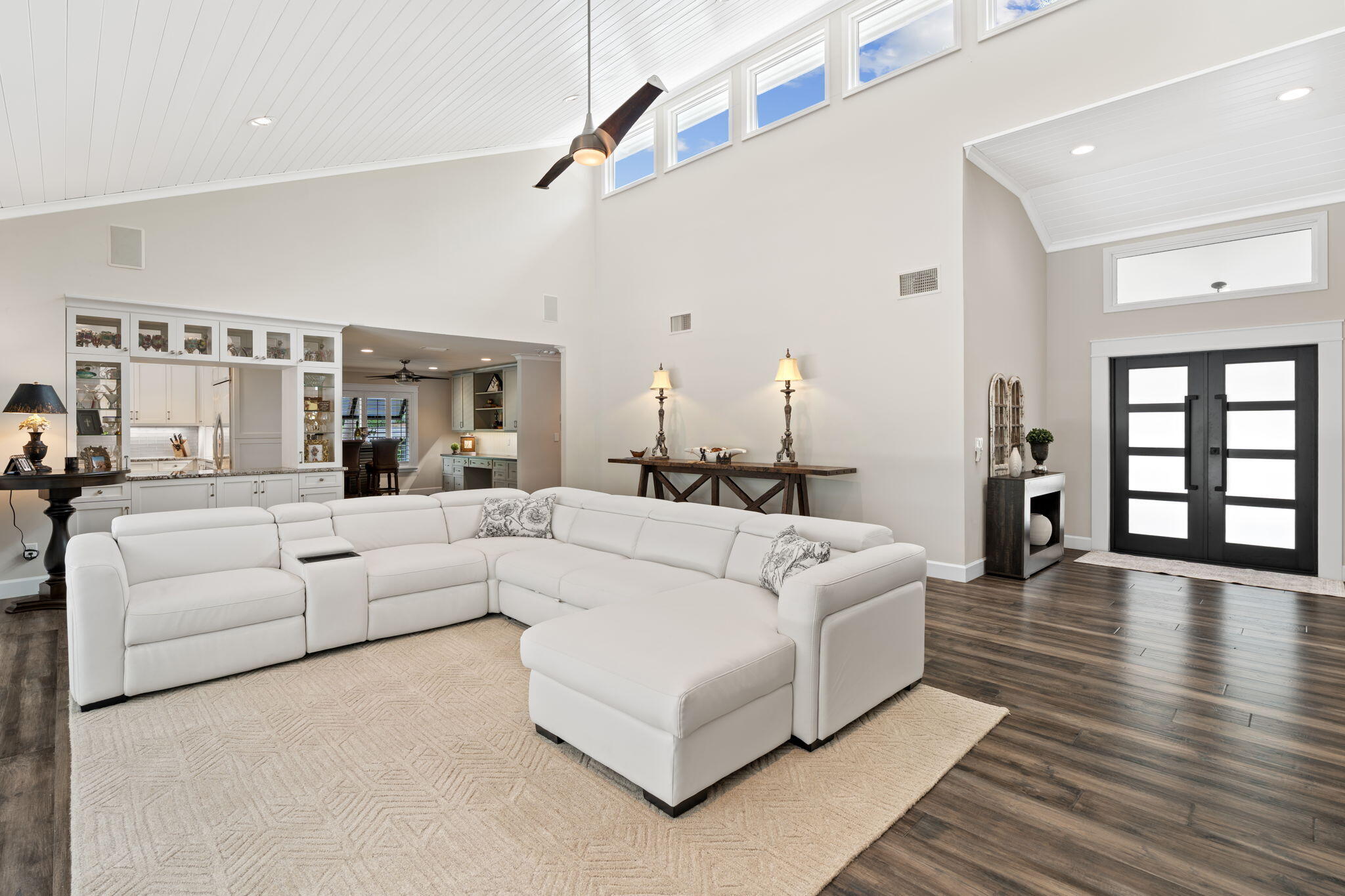 121 Hillcrest Drive