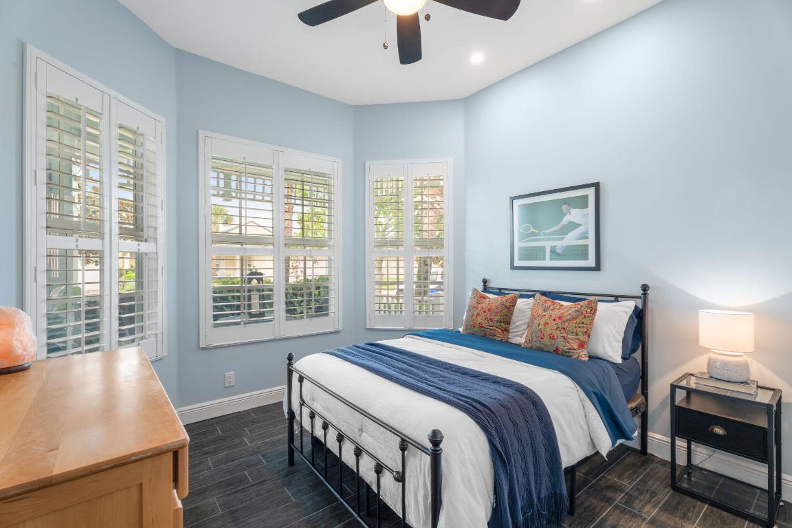 127 NW Swann Mill Circle