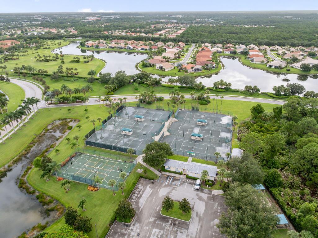 127 NW Swann Mill Circle