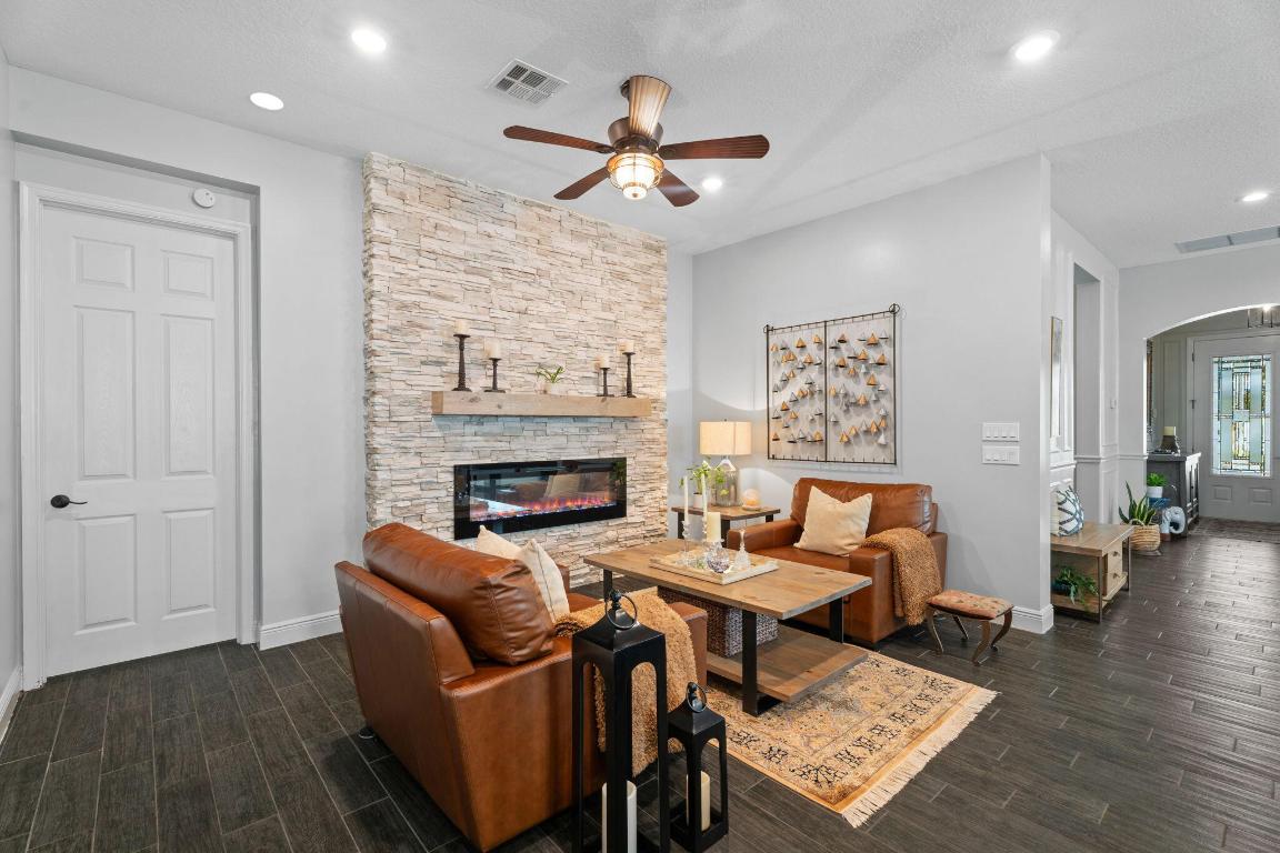 127 NW Swann Mill Circle