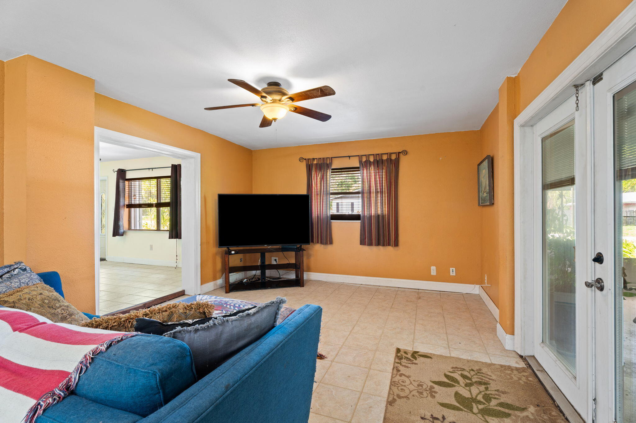 1048 SW 36th Terrace