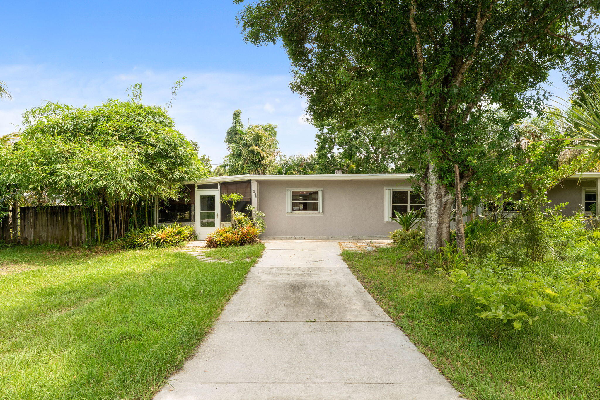 1048 SW 36th Terrace