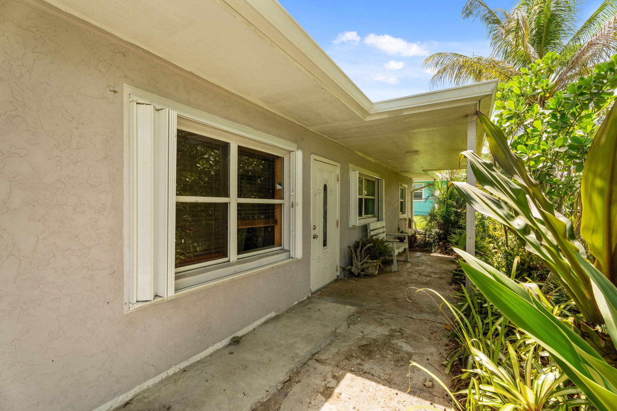 1048 SW 36th Terrace