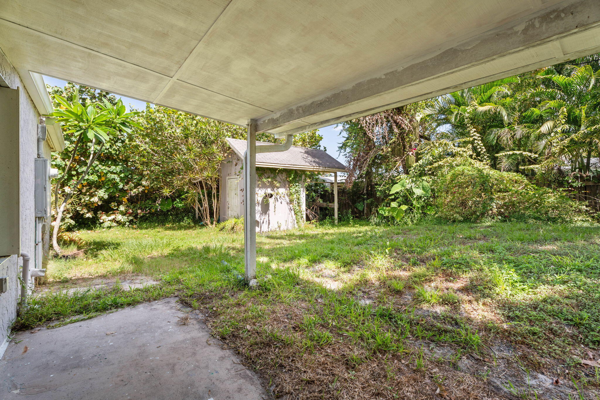 1048 SW 36th Terrace