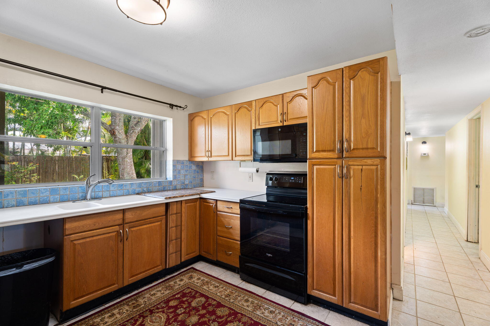 1048 SW 36th Terrace