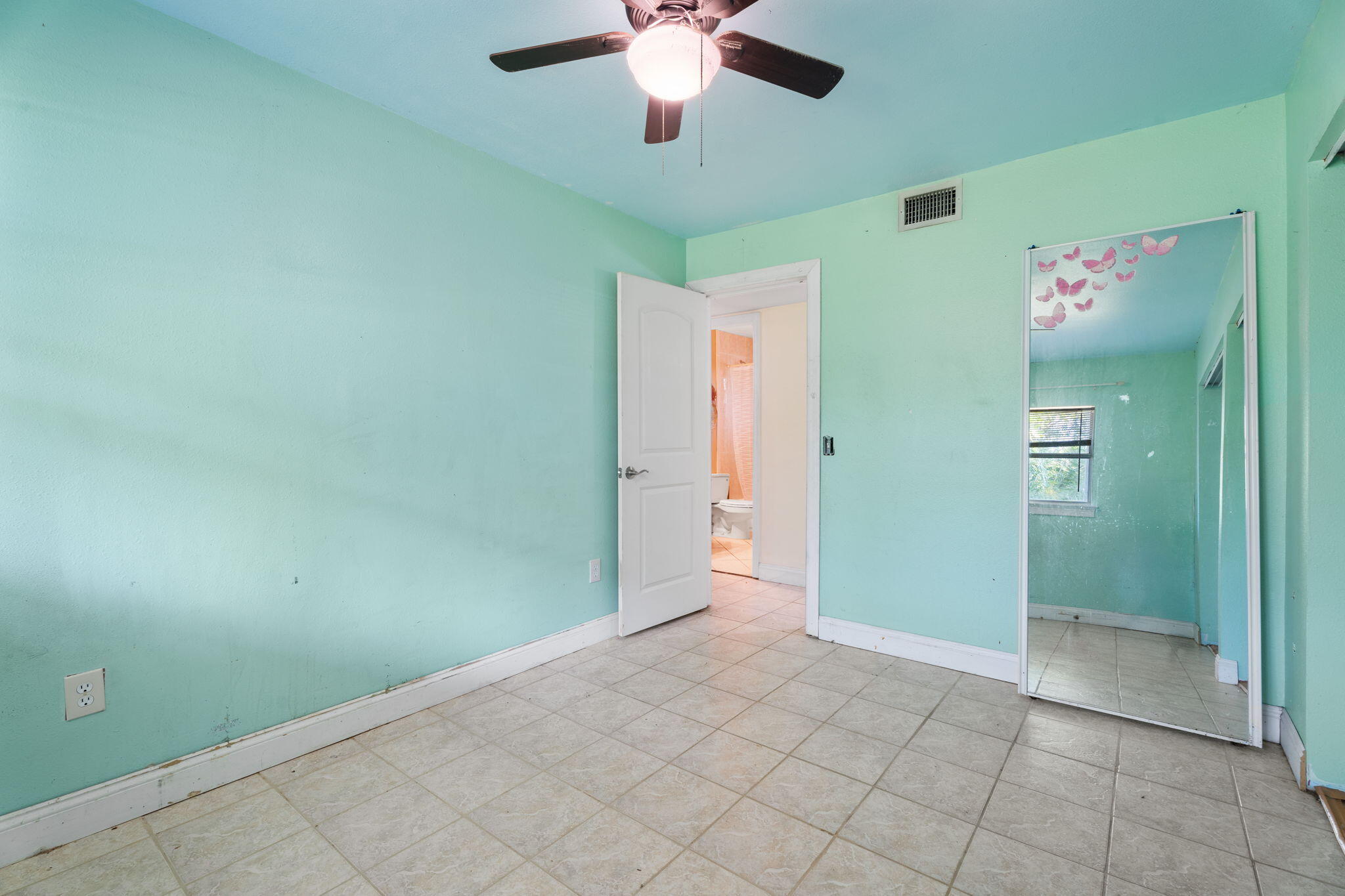 1048 SW 36th Terrace