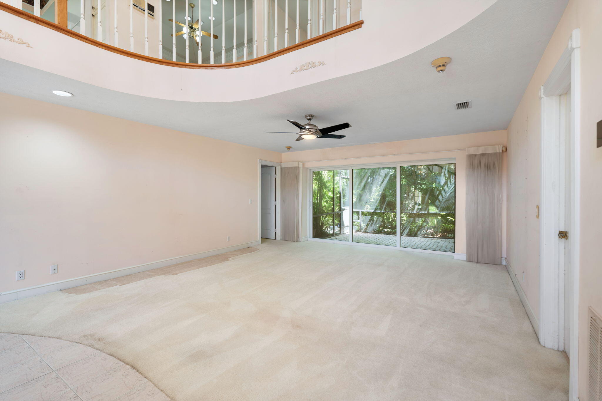 6 Castle Hill Way