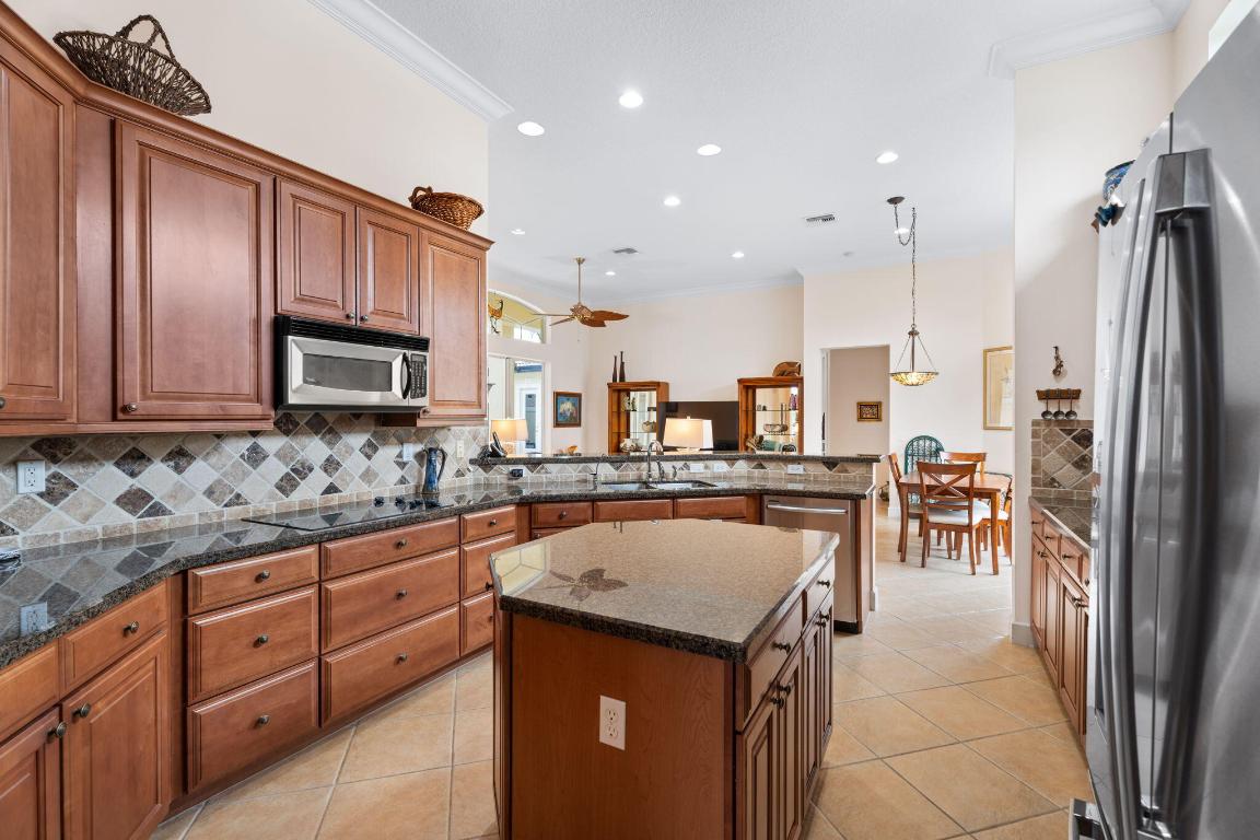 8738 Tompson Point Road