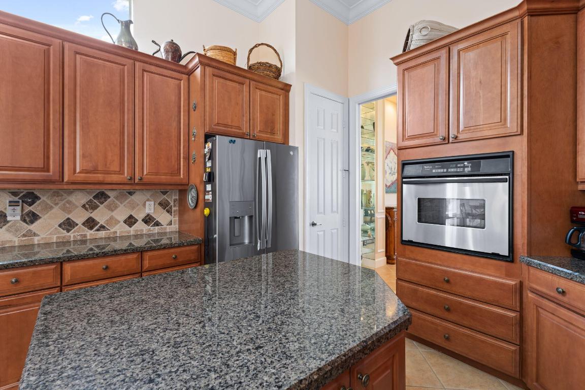 8738 Tompson Point Road