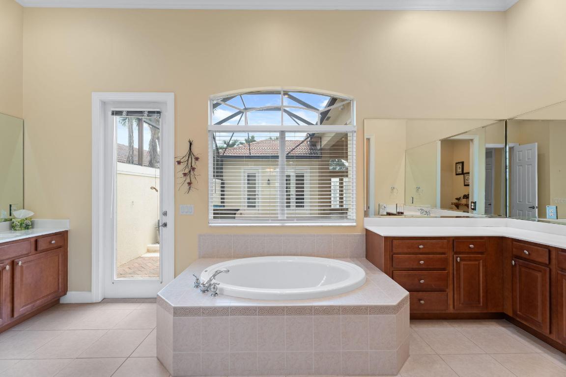 8738 Tompson Point Road