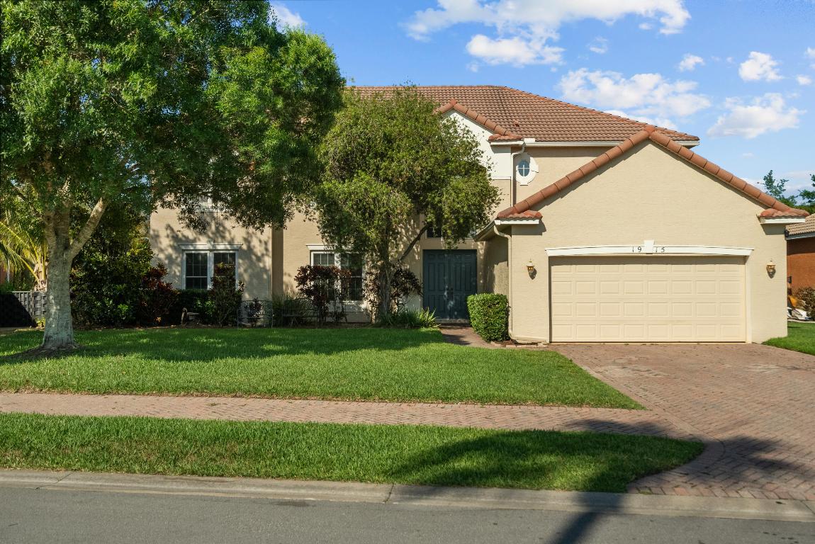 1915 SW Panther Trace