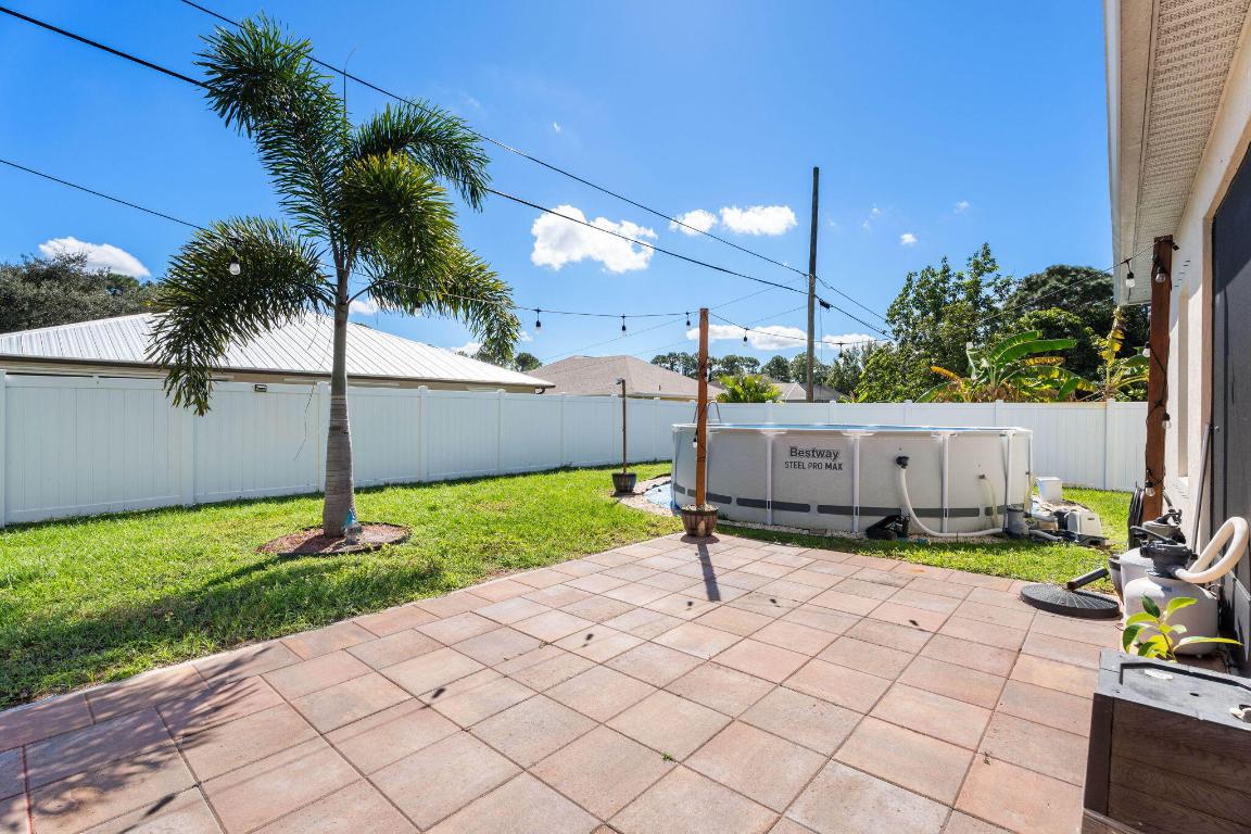 3271 SW Regatta Street