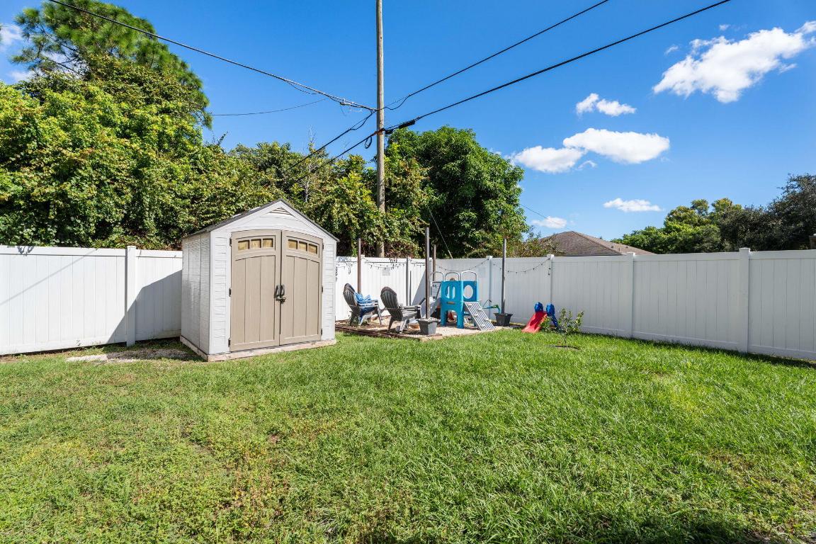 3271 SW Regatta Street