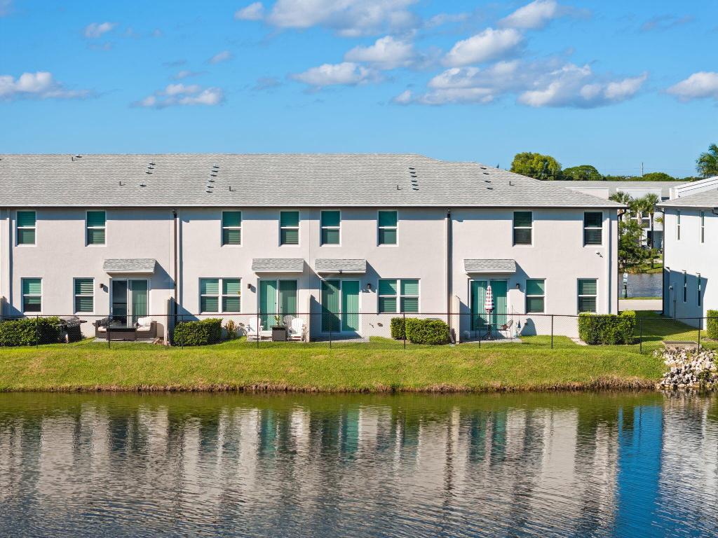 3939 SE Mentmore Lane