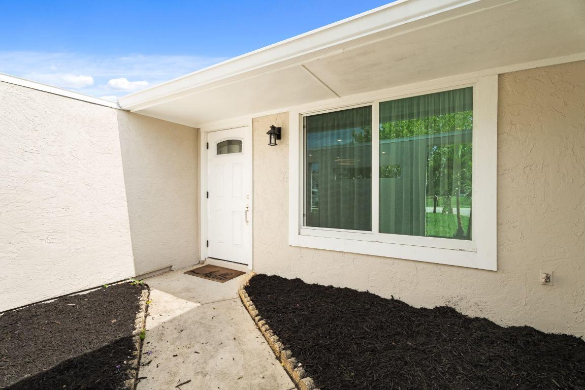 372 SE Oakridge Drive