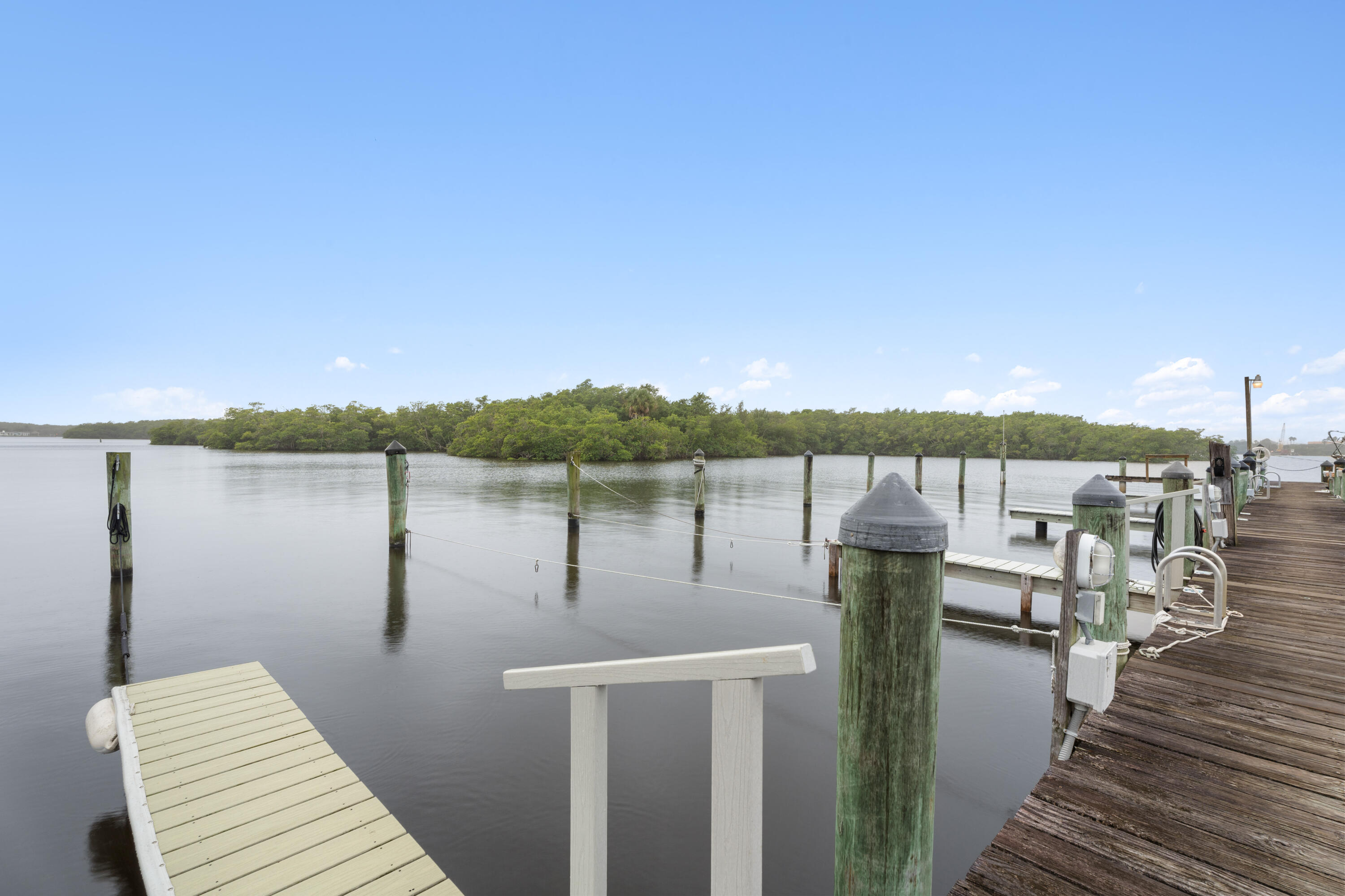 2600 S Kanner Highway F8