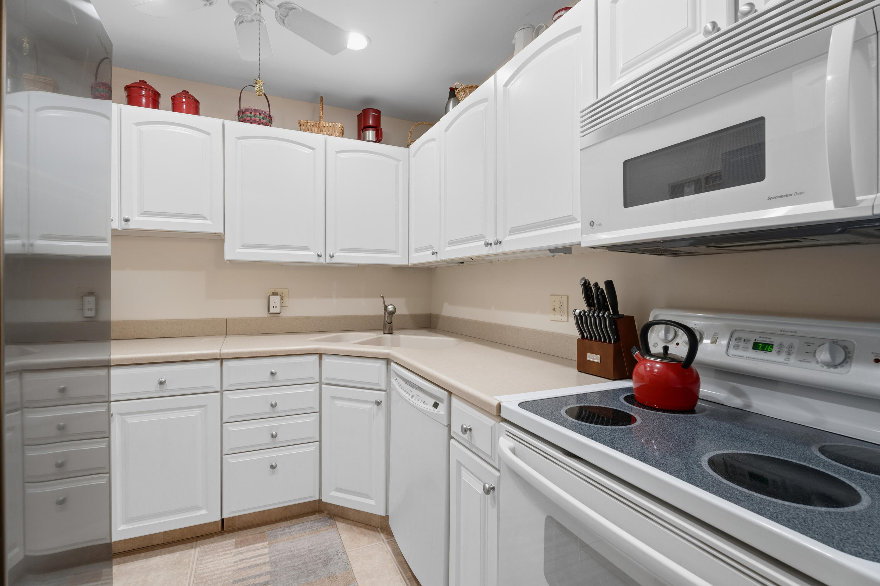 2600 S Kanner Highway F8