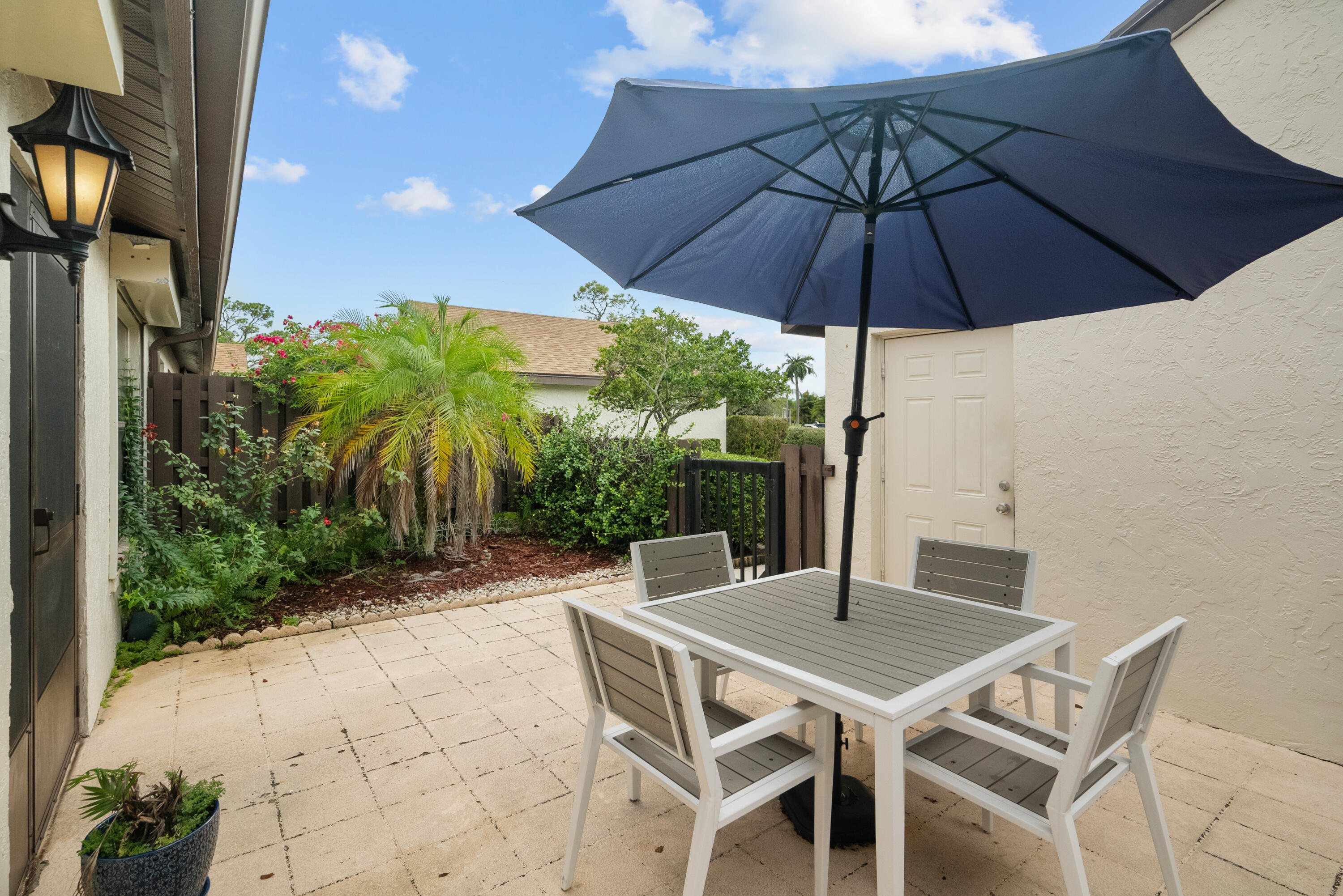 1544 SW Silver Pine Way 104f