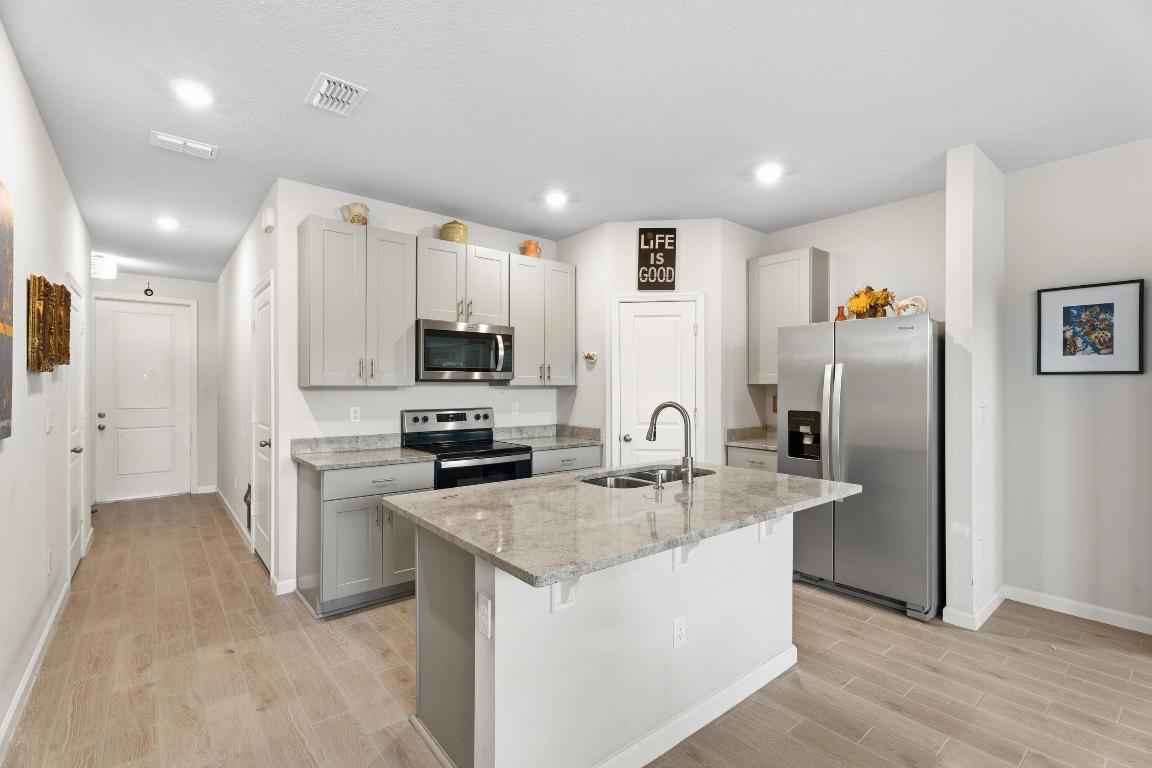 3931 SE Mentmore Lane