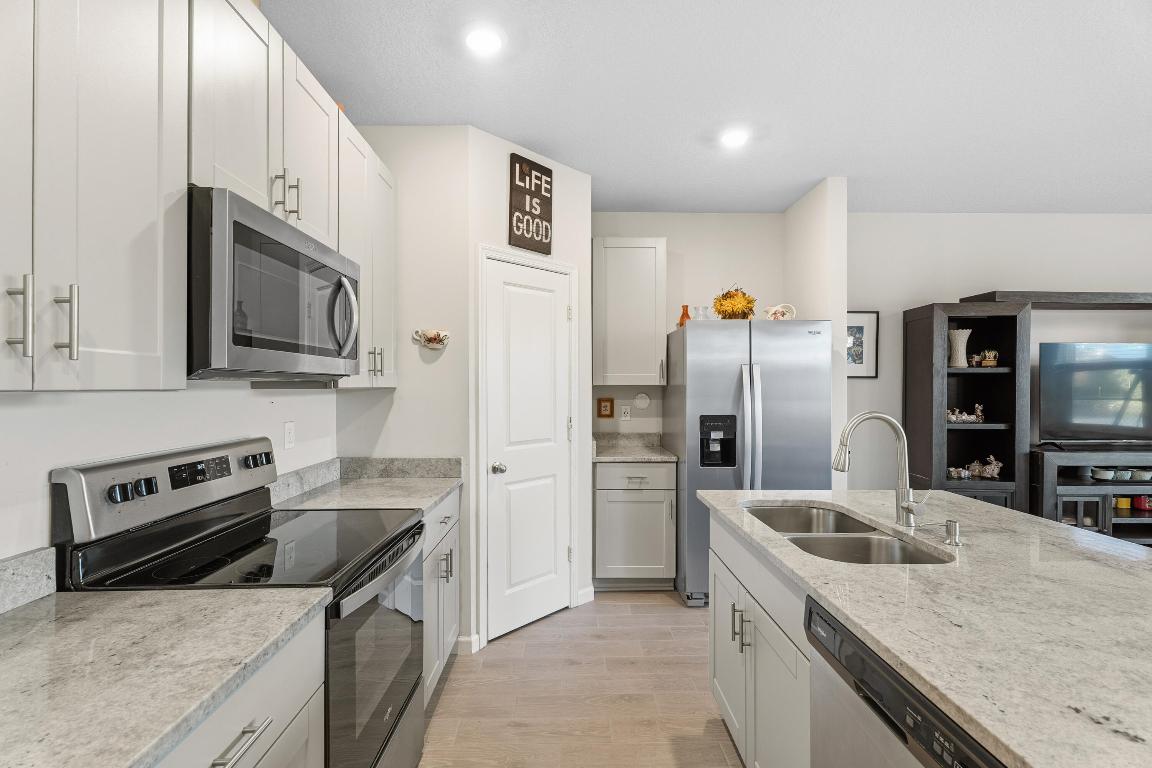 3931 SE Mentmore Lane