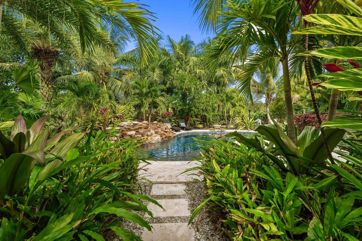 4330 SW Thistle Terrace