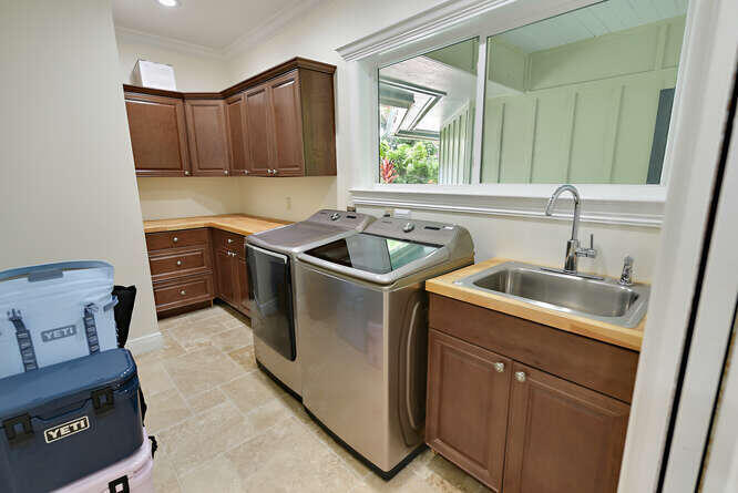 4330 SW Thistle Terrace