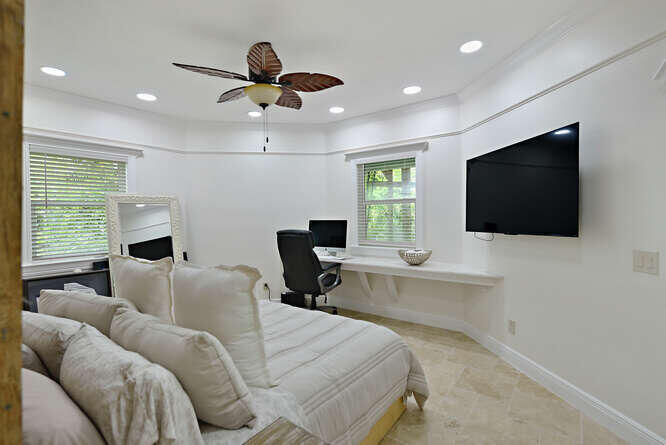 4330 SW Thistle Terrace