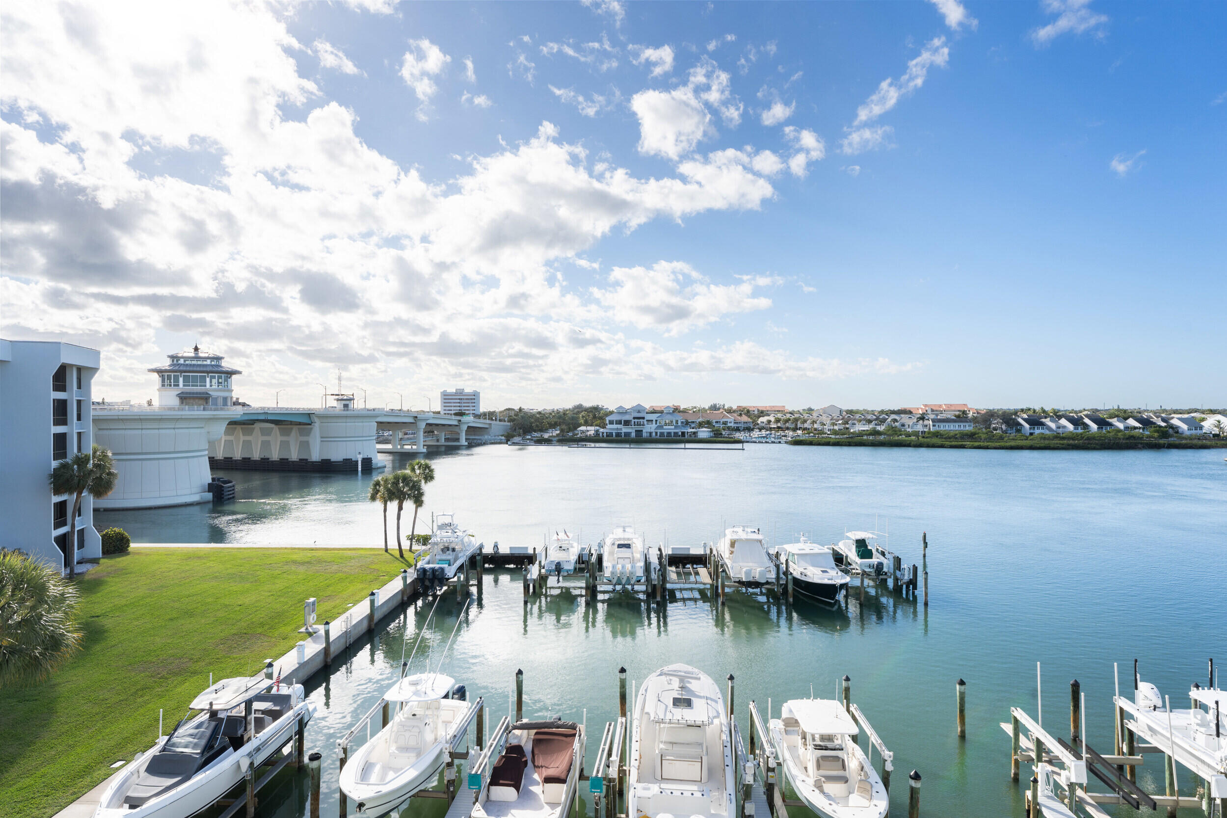 1748 Jupiter Cove Drive Unit: 519a