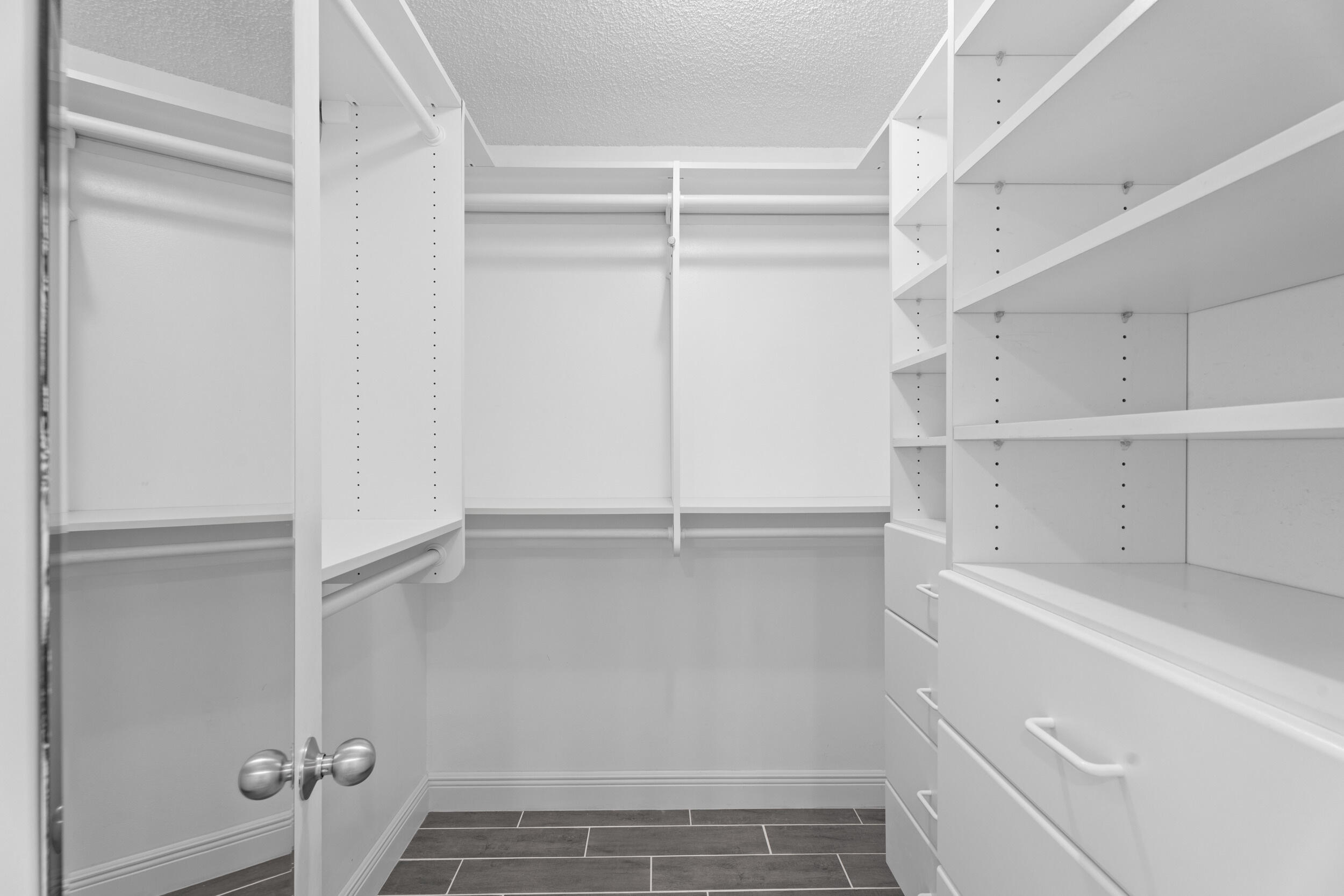 1748 Jupiter Cove Drive Unit: 519a