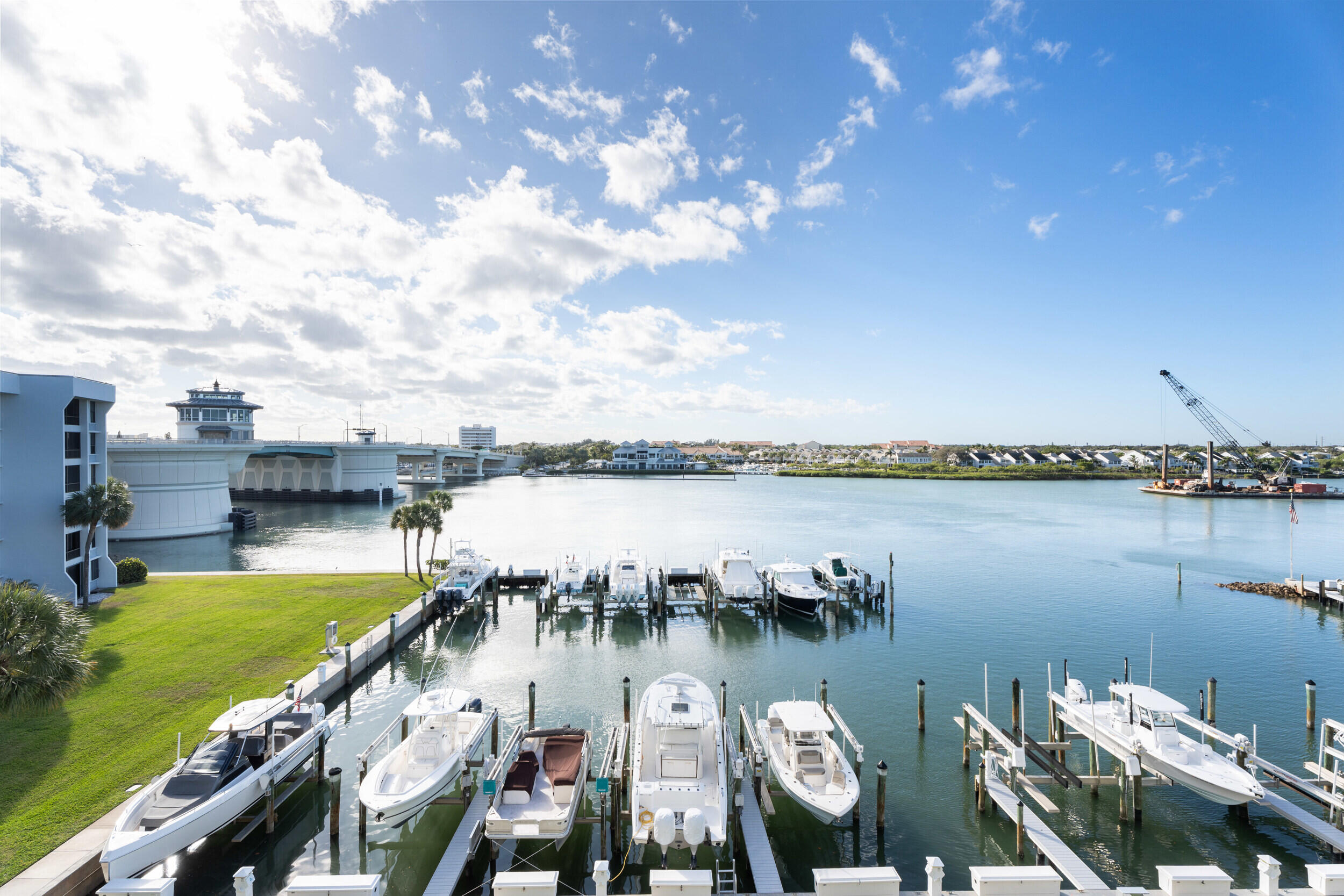 1748 Jupiter Cove Drive Unit: 519a