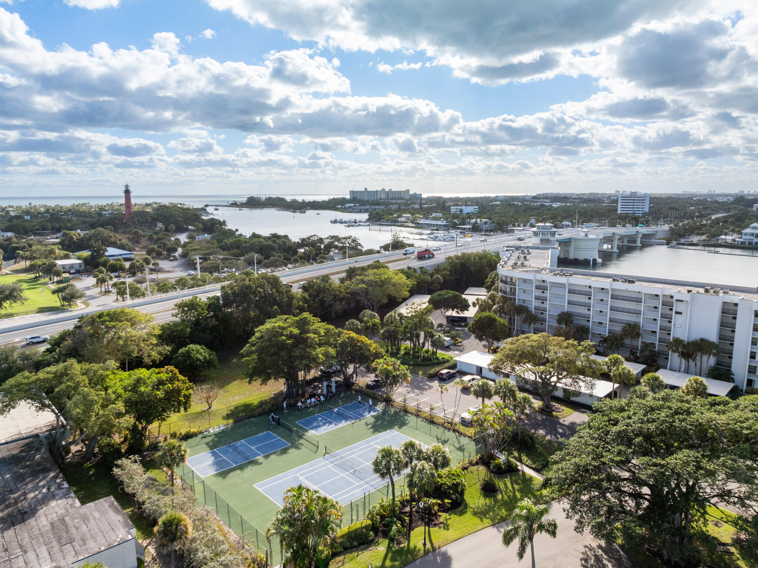 1748 Jupiter Cove Drive Unit: 519a
