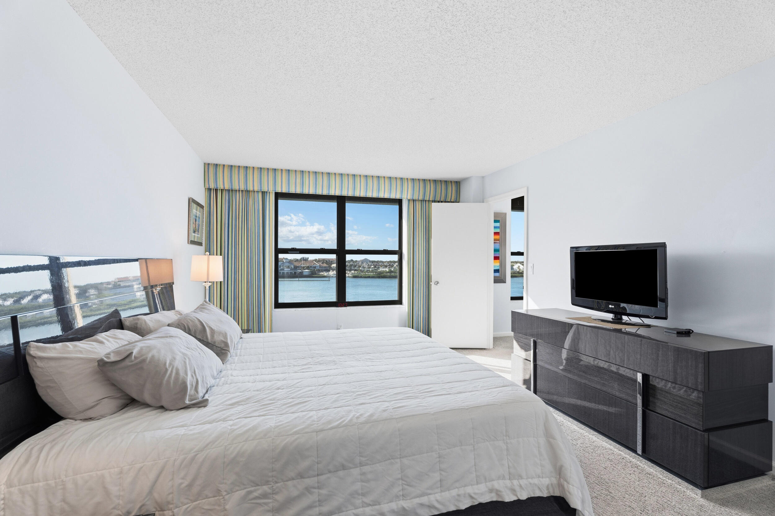 1748 Jupiter Cove Drive Unit: 519a