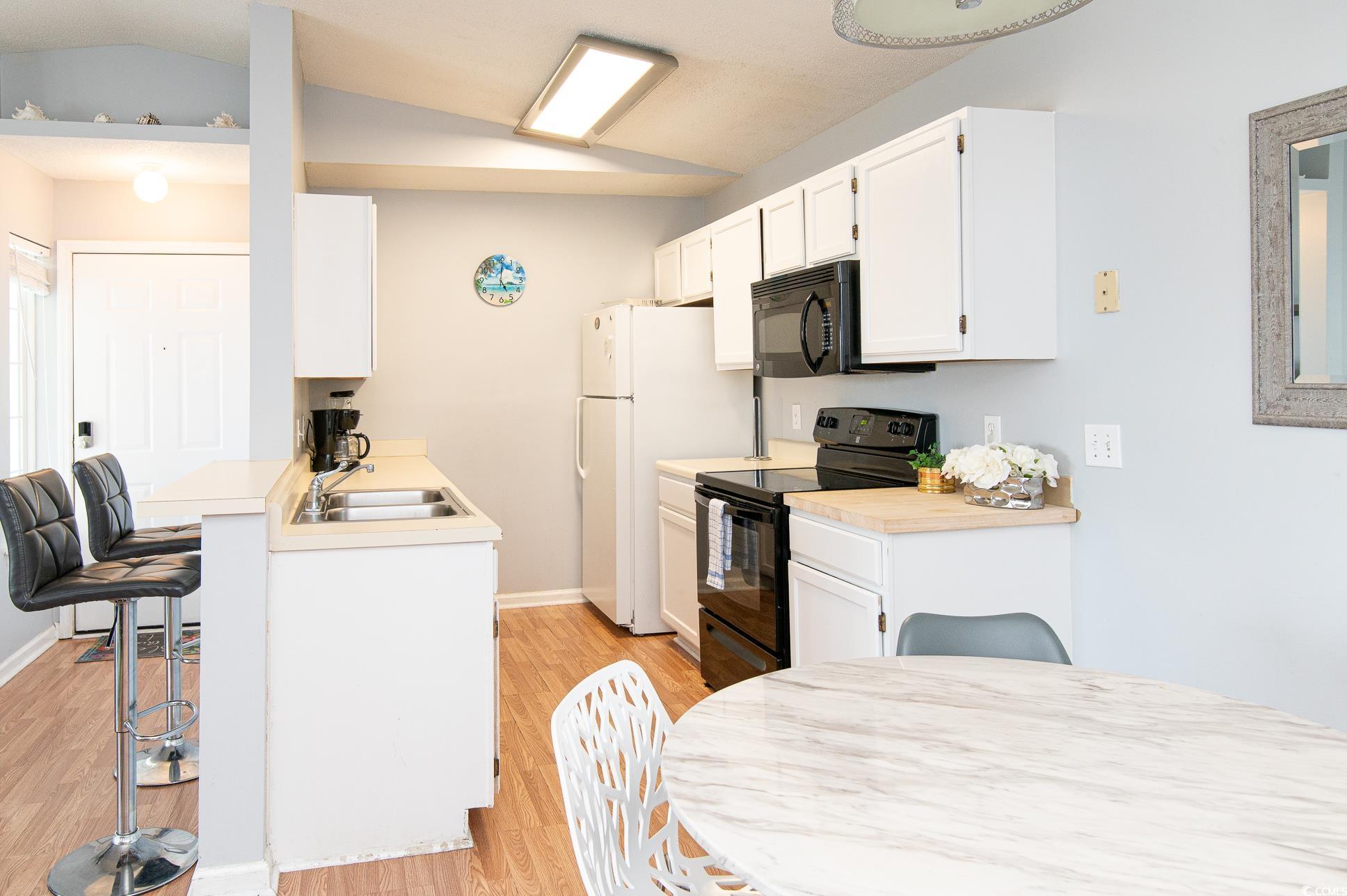 2274 Huntingdon Dr. Unit: J