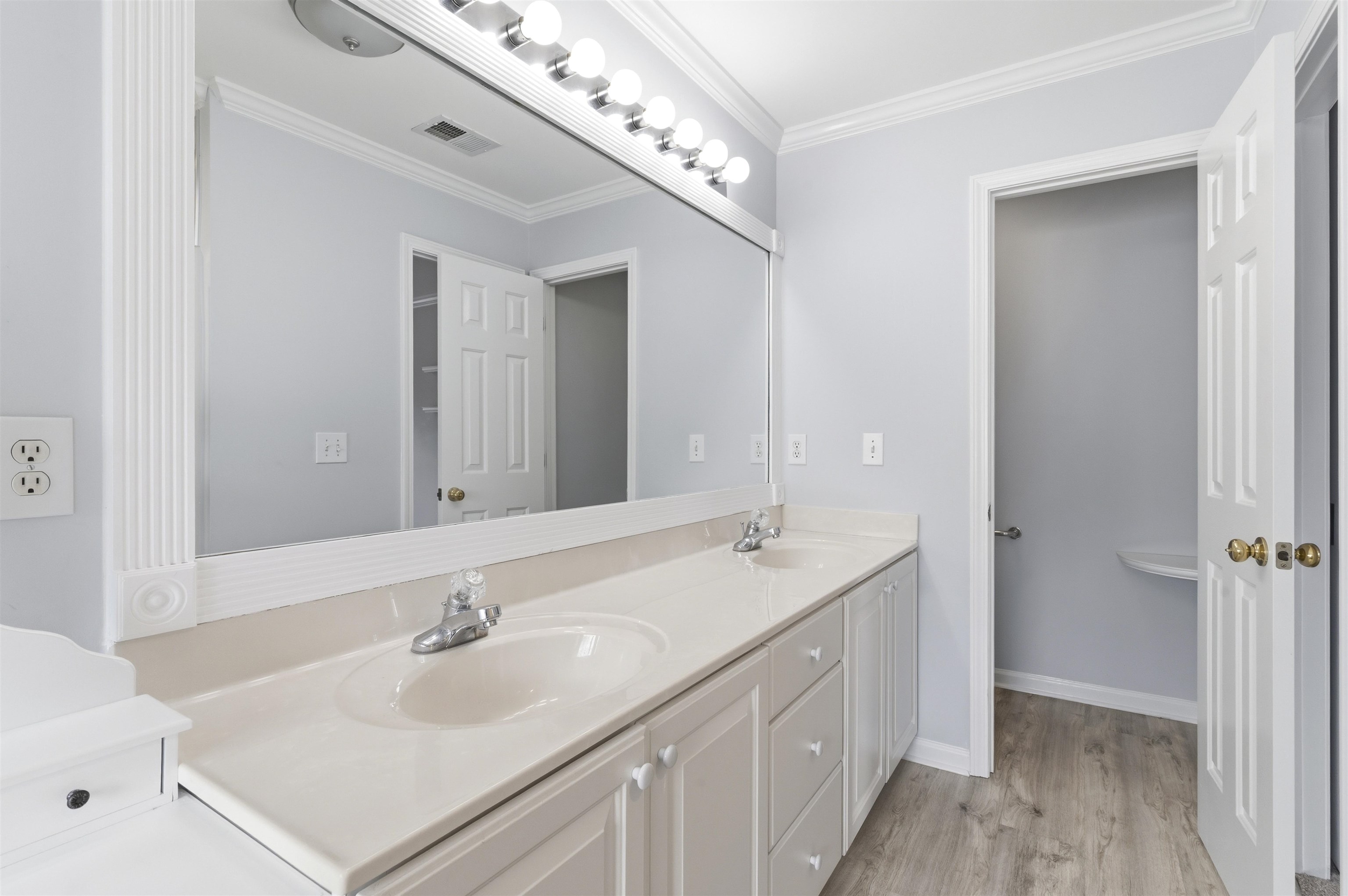 4665 Fringetree Dr. Unit: 5E