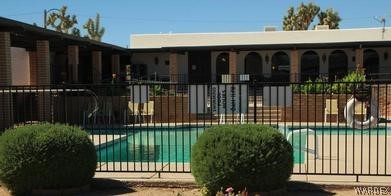 160 W Glenwood Road