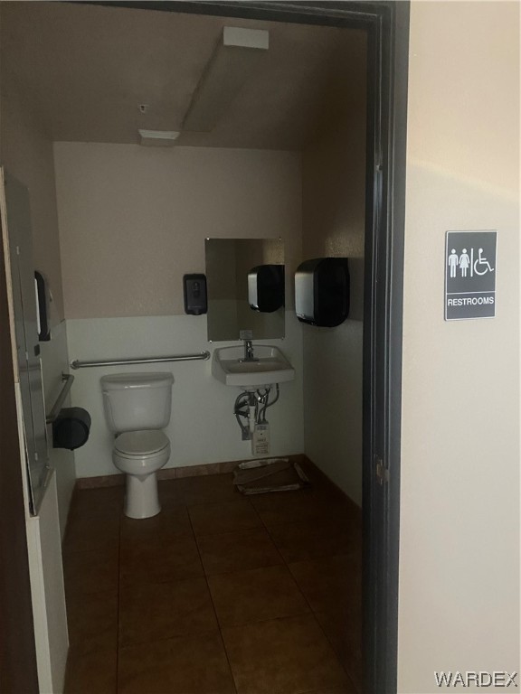 2585 Miracle Mile 101