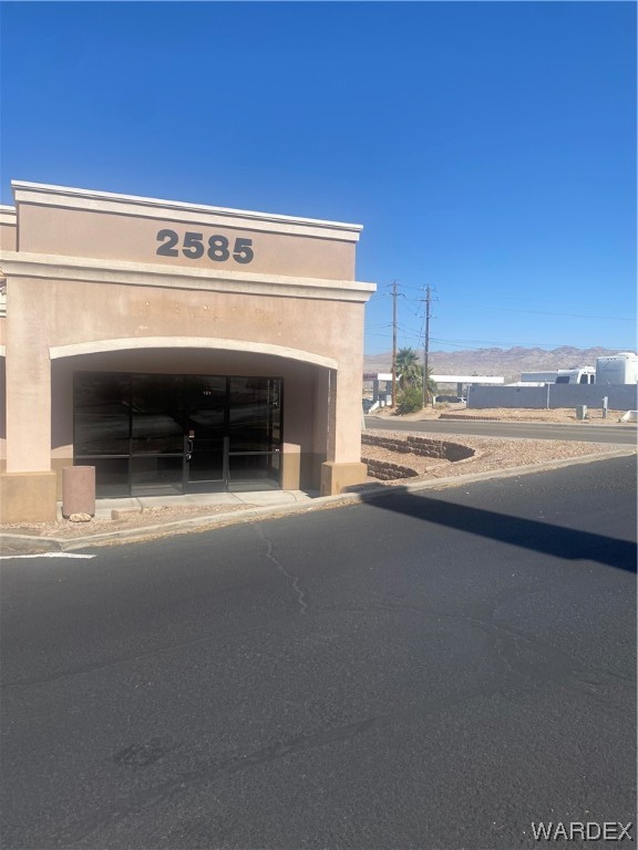 2585 Miracle Mile 101