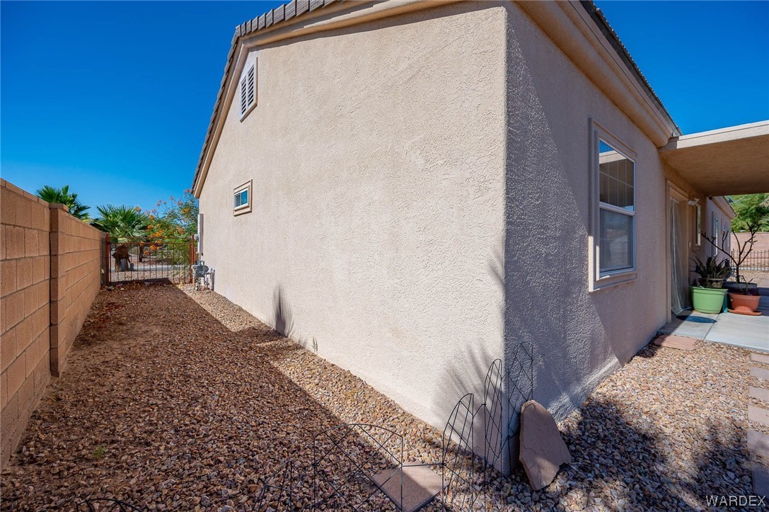 1796 E La Entrada Place