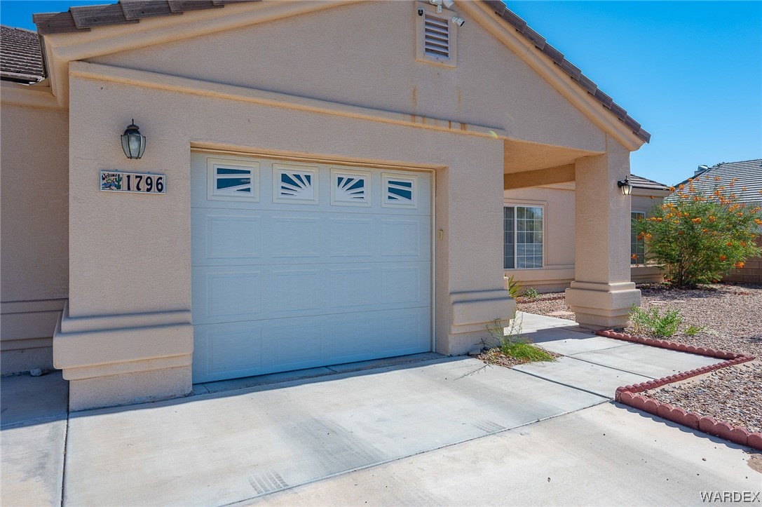 1796 E La Entrada Place