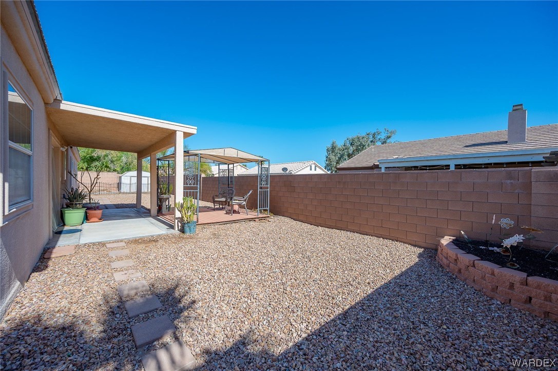 1796 E La Entrada Place
