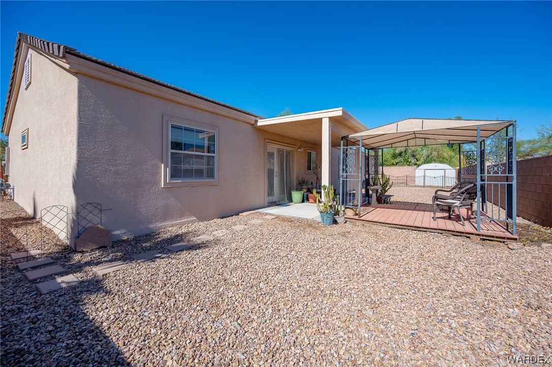 1796 E La Entrada Place