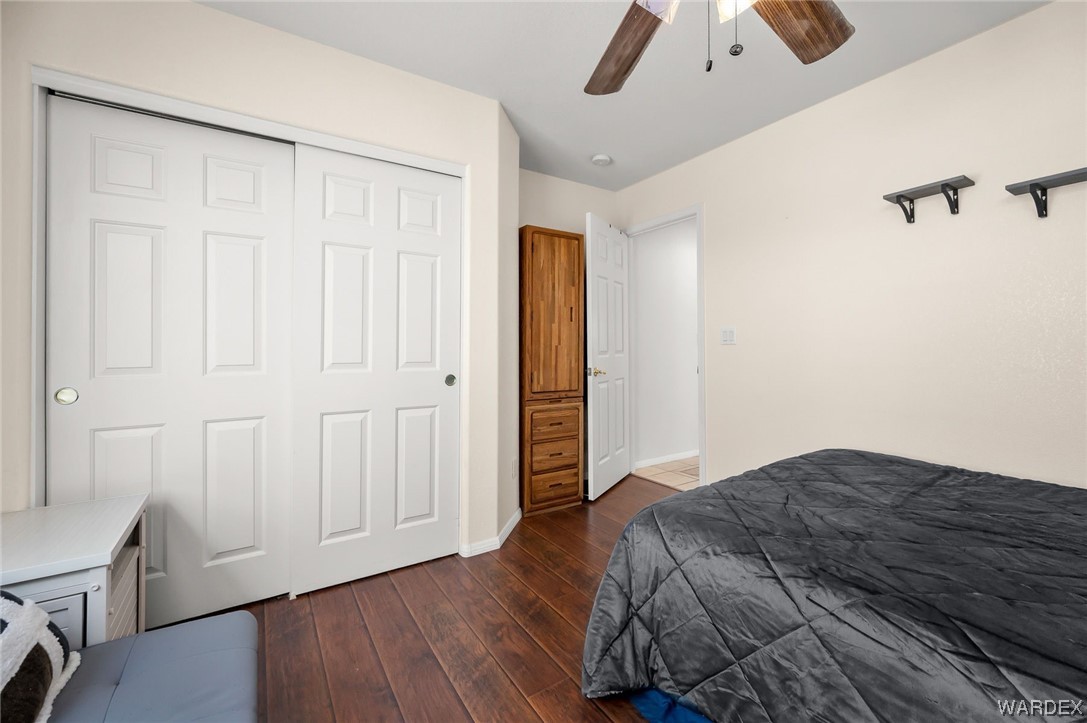 1796 E La Entrada Place