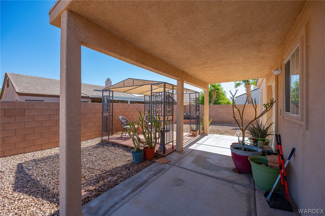 1796 E La Entrada Place